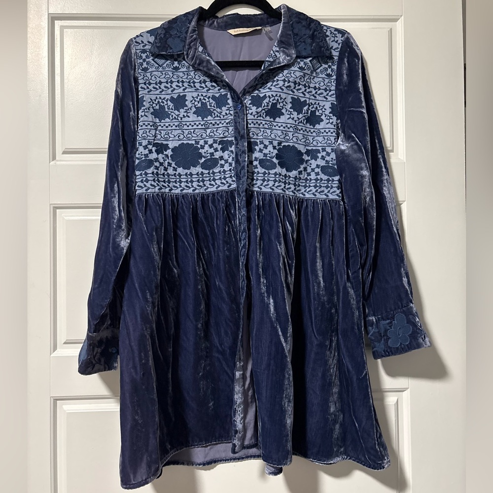 Soft Surroundings Velvet Floral Top